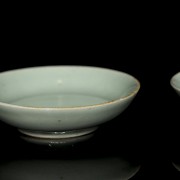 Pair of small celadon ceramic dishes, 20th century - 7