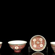 Four Asian ceramic objects “ famille rose”, 20th century