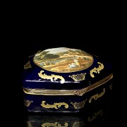 French porcelain jewellery box, Sèvres style, early 20th century