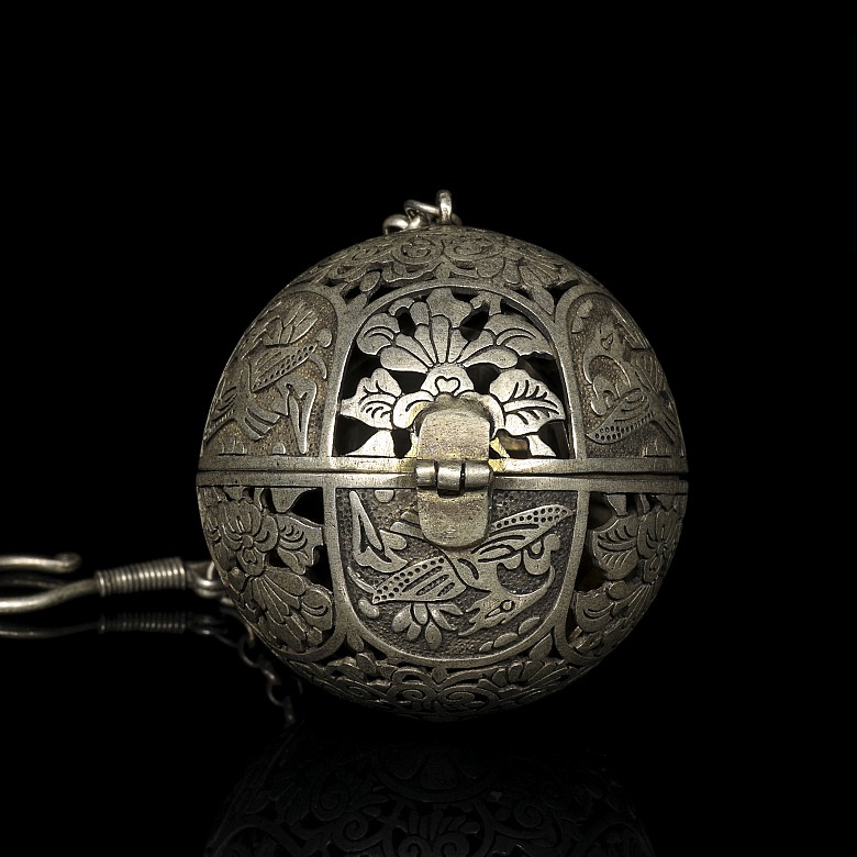 Silver openwork pendant, Tang dynasty