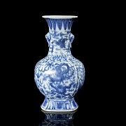 Blue and white porcelain vase ‘Phoenix and dragon’, with Ming seal