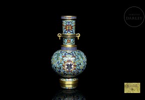 Small vase with cloisonné enamel, Qing dynasty