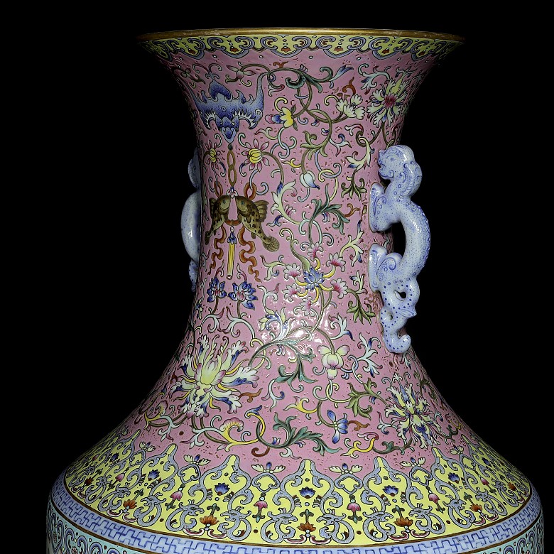 Large porcelain vase, pink family, 20th century