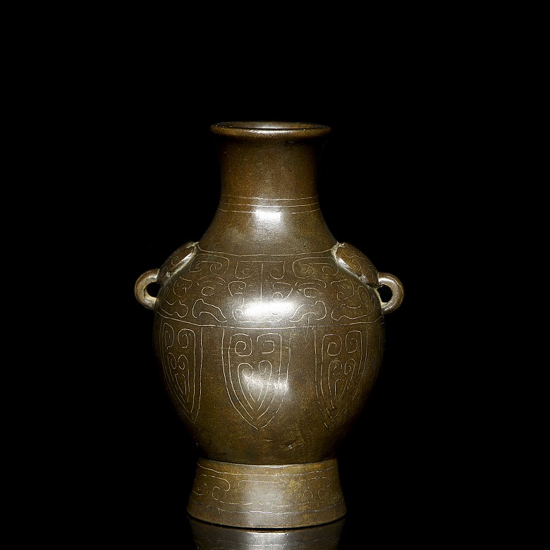 Pequeño jarrón de bronce, dinastía Qing