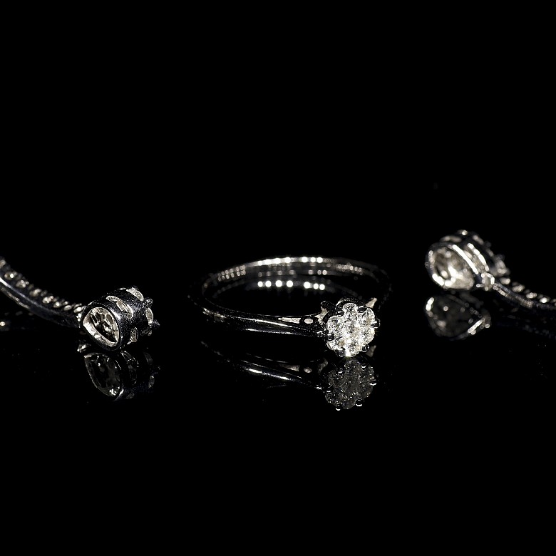 Set of earrings and ring in white gold and diamonds - 3