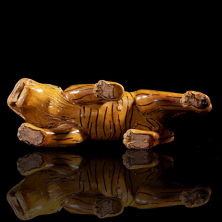 Glazed ceramic ‘Tiger’ figure, Qing dynasty