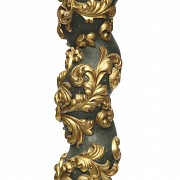 Solomonic carved and polychromed wooden column, 20th century - 4