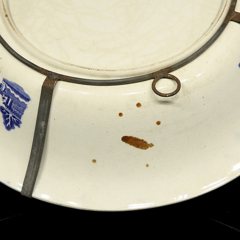 Porcelain dish with blue and white decorations, 20th century