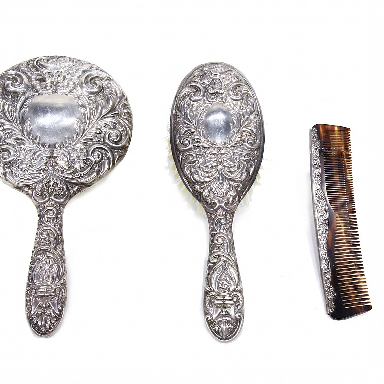 Dresser set, Victorian style, English silver, 20th century