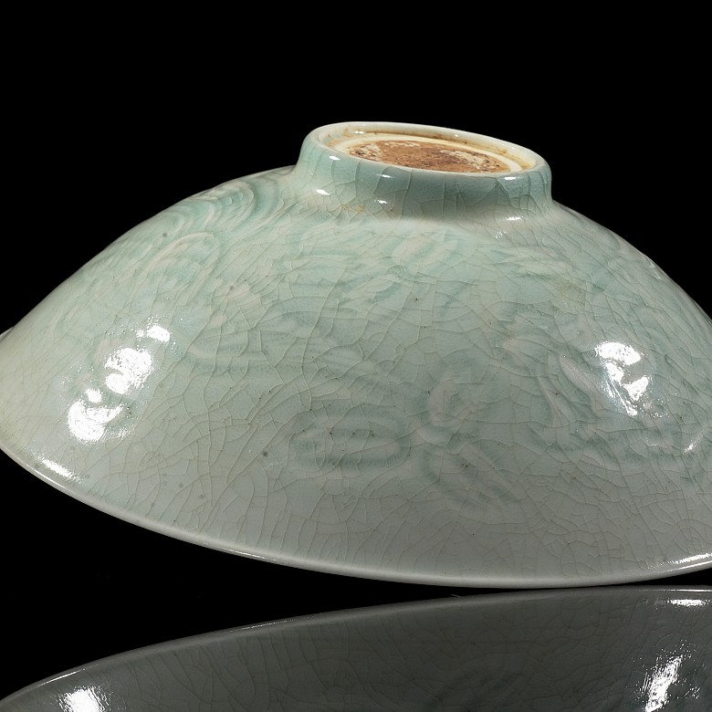 Glazed porcelain ‘Phoenix and Peony’ bowl, Song dynasty