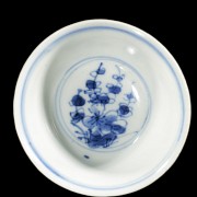 Pair of glazed porcelain bowls, with mark on the base