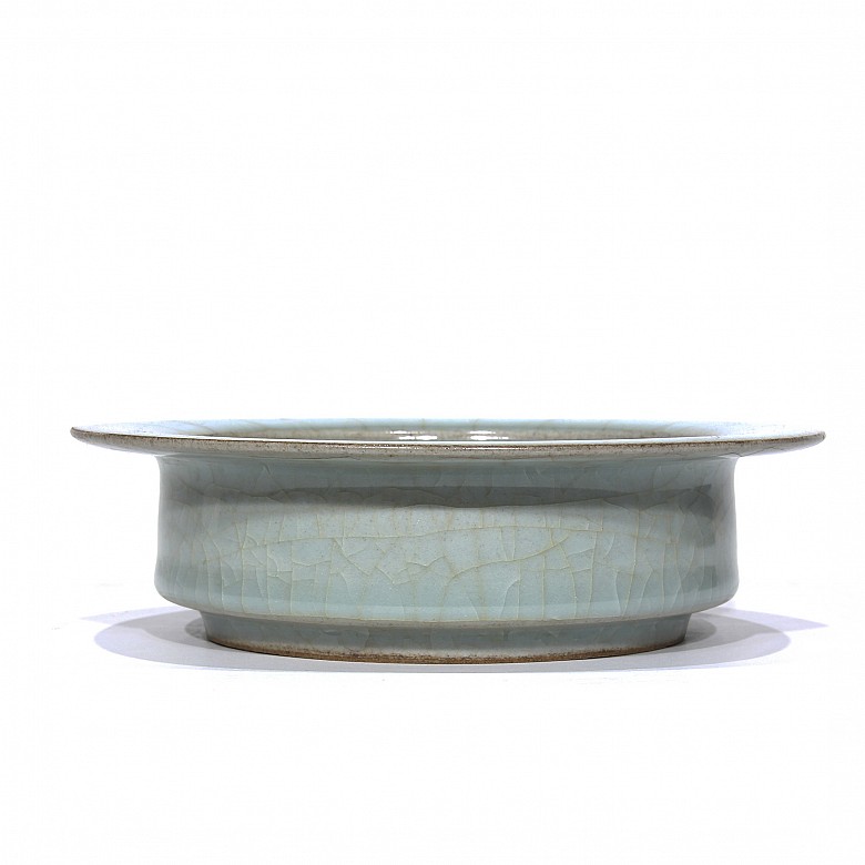 Longquan ceramic dish, Southern Song dynasty (1127 - 1279).