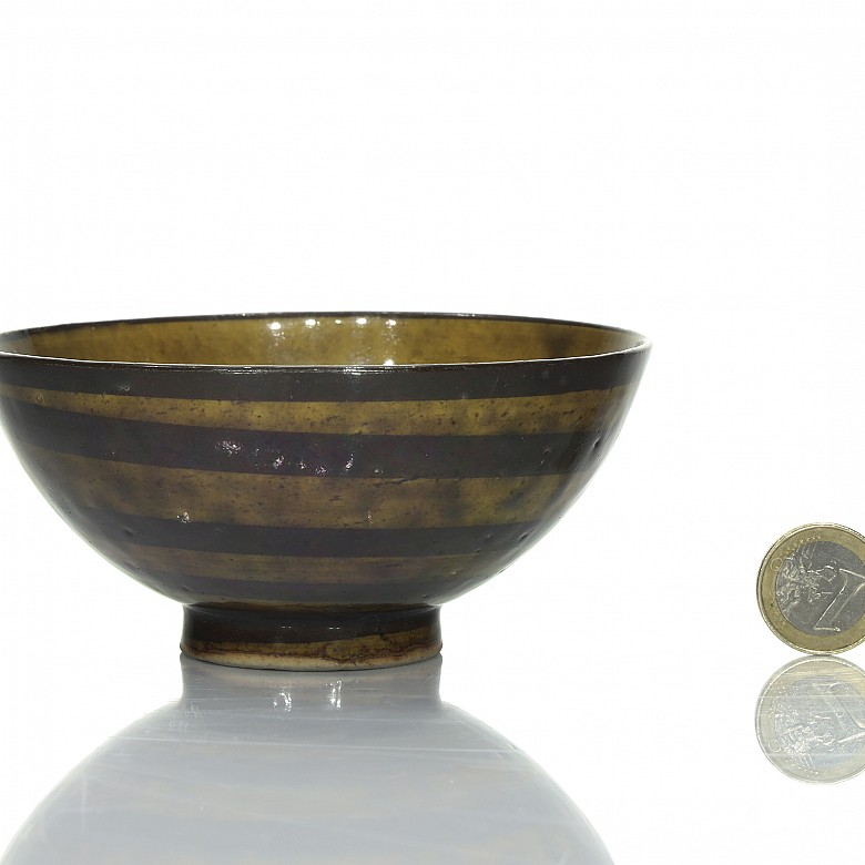 Japanese glazed earthenware bowl, 20th century - 5