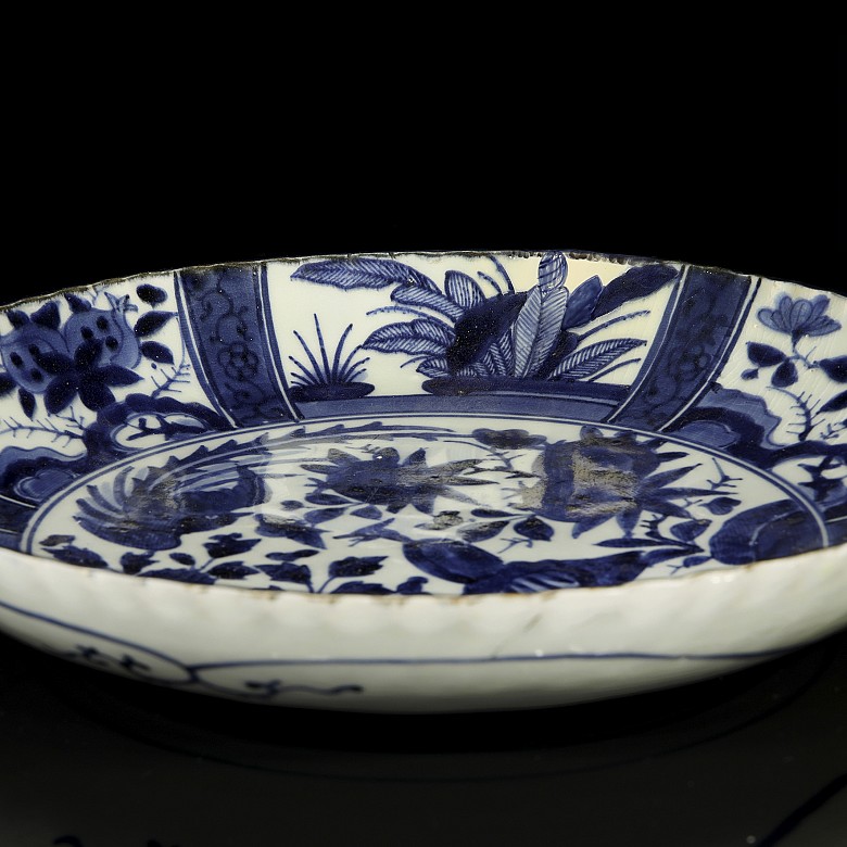 Porcelain dish, blue and white, Arita, 19th century