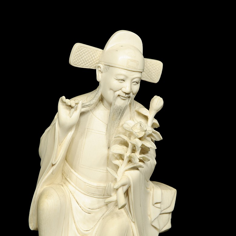 Carved ivory figure ‘Elderly man’, early 20th century