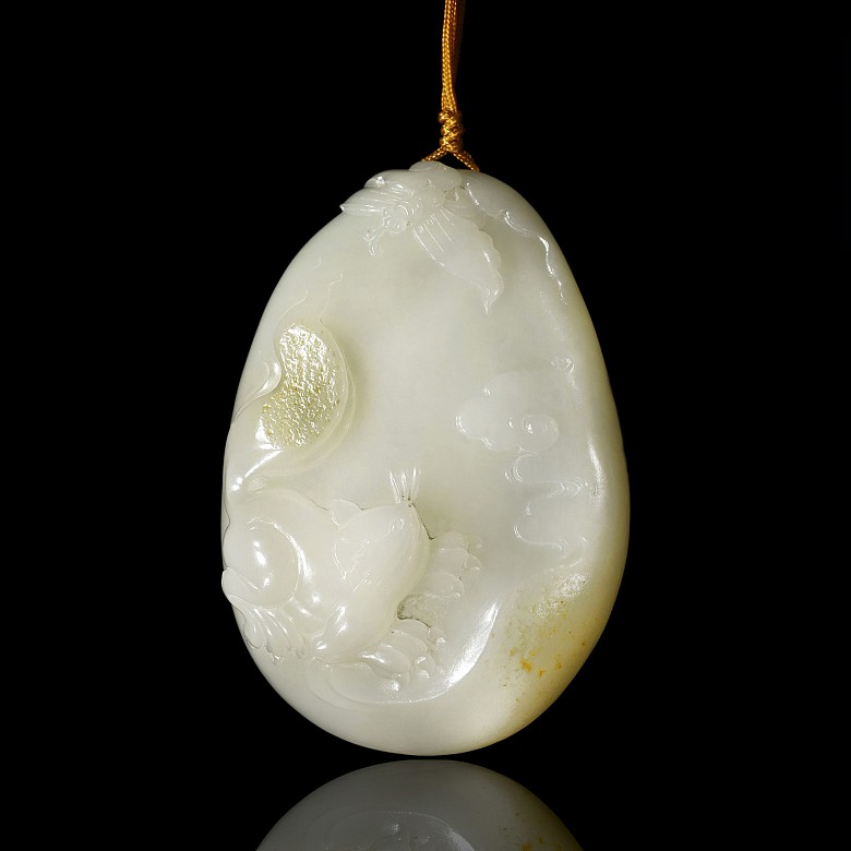 White jade pendant 'Squirrel and butterfly', Qing dynasty, Qianlong