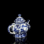 Chinese blue and white porcelain teapot “Landscapes”, Qing dynasty