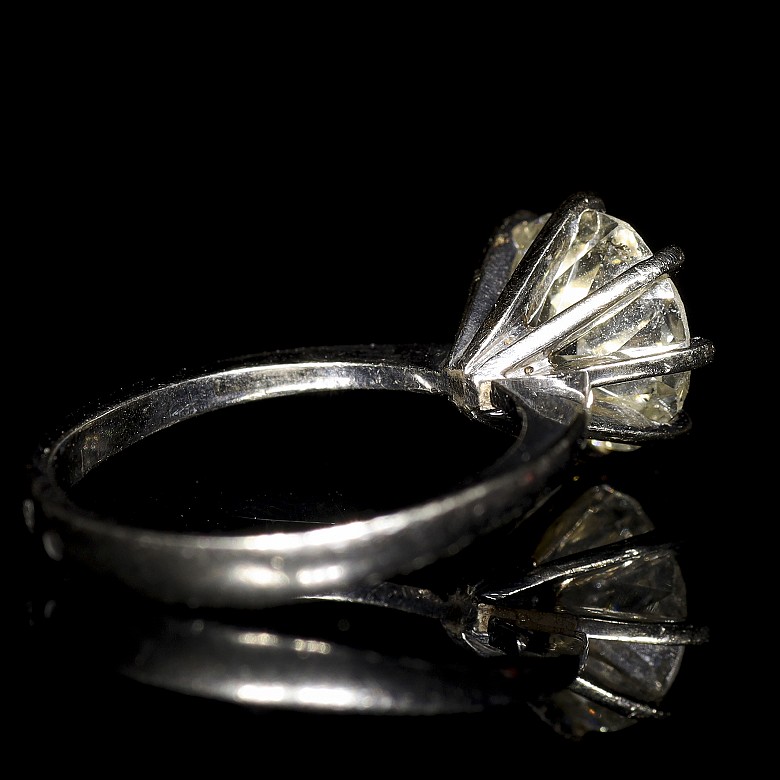 Solitaire antique cut with 3 ct diamond