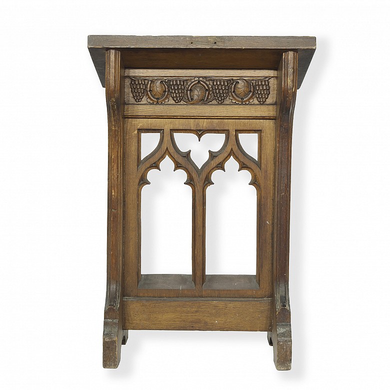 Gothic carved wooden lectern, 20th century