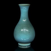 Chinese blue-green glazed vase, 20th century