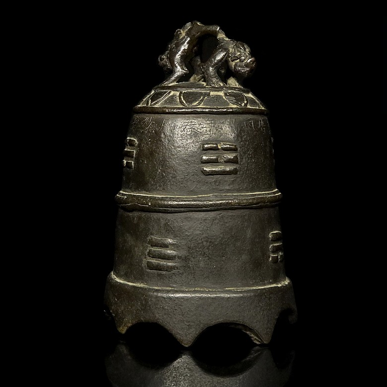 Campana budista de bronce, China, S.XIX