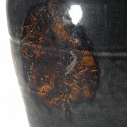 Meiping glazed ceramic ‘Leaves’ vase, Yuan dynasty