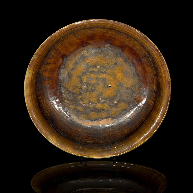 Sancai glazed ware dish, Tang dynasty