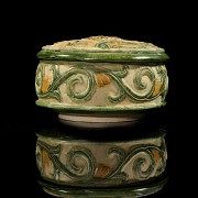 Sancai glazed box, Tang style