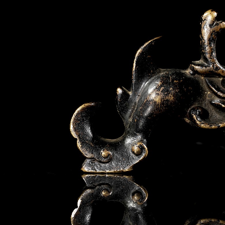 Bronze ‘Dragon’ brush stand, Qing dynasty