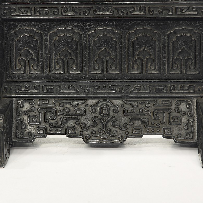 Wooden panel with jade “Bi”, Qing dynasty