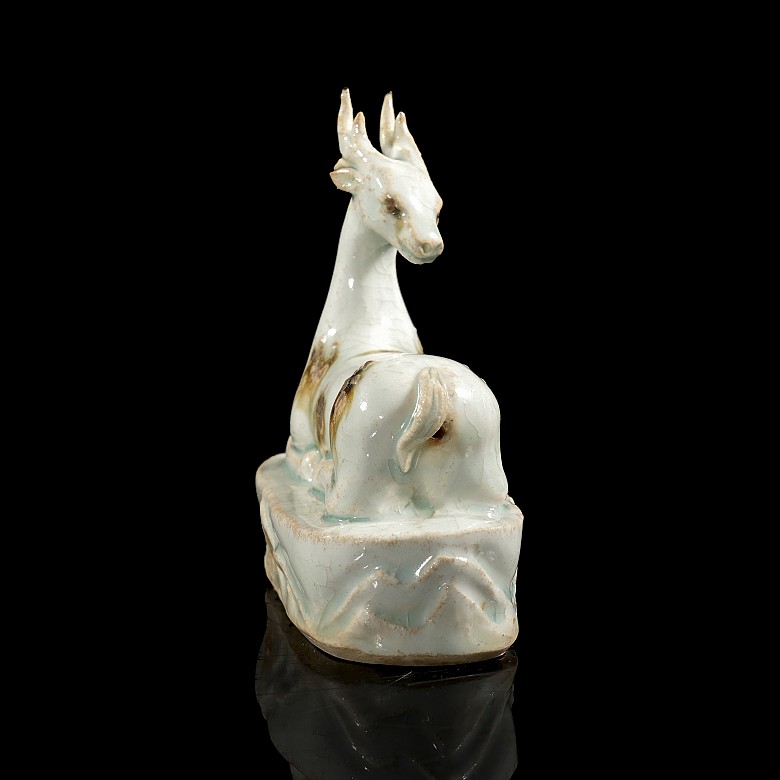 Ceramic-glazed ‘Deer’ paperweight, Song dynasty