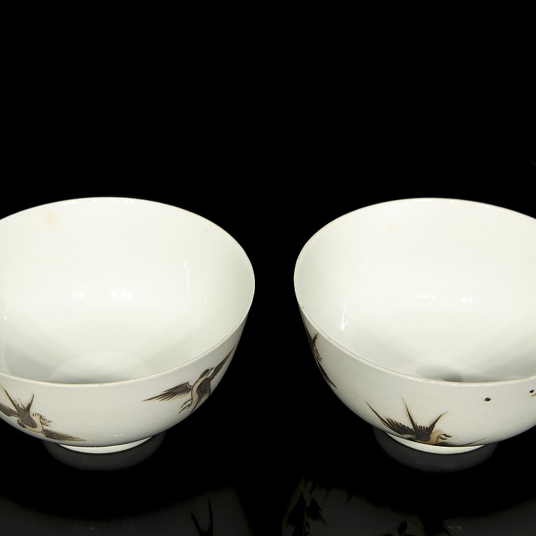 Pair of porcelain bowls “Swallows”, with Qing dynasty seal - 4