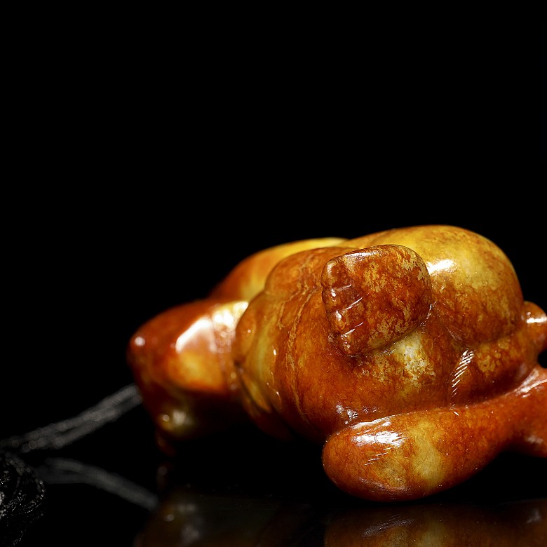 Bear jade figure, Tang dynasty