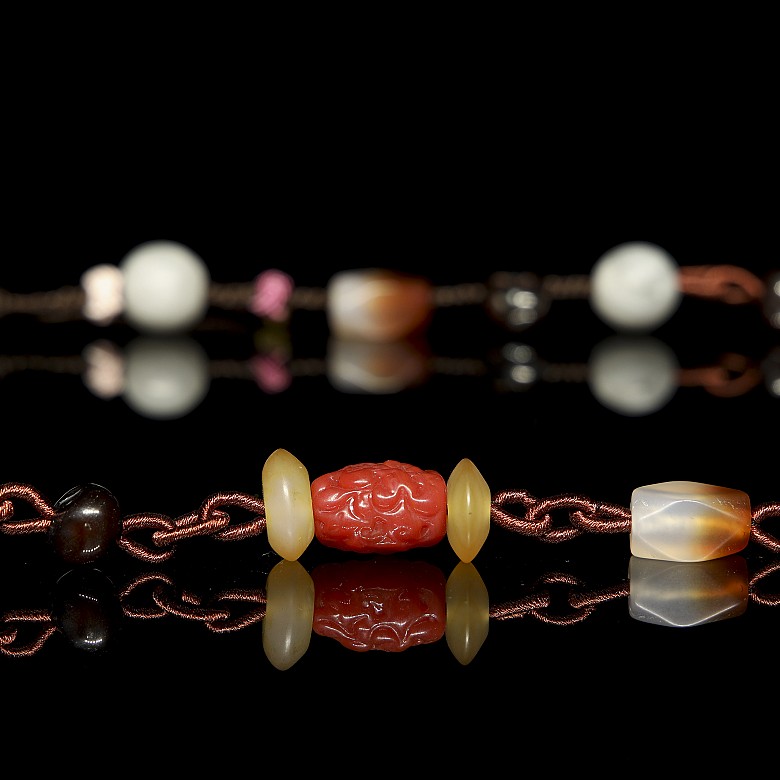 Agate and liuli bead necklace, Qing dynasty