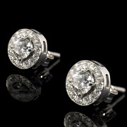 Pareja de pendientes de oro blanco 18 k y brillantes 0,30 ct.