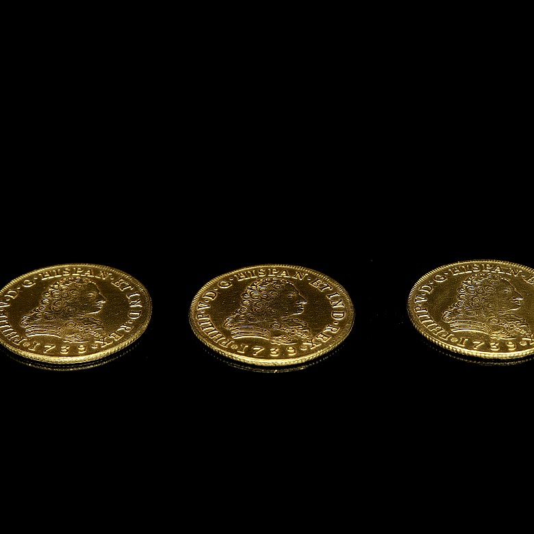 Three gold coins ‘FELIPE V’, Mexico 18th century