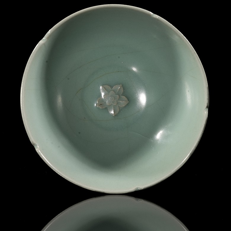 Celadon porcelain bowl, Southern Song Dynasty