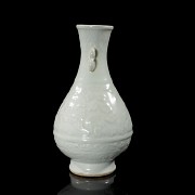 Celadon-glazed ware ‘Flowers’ vase, Yuan dynasty