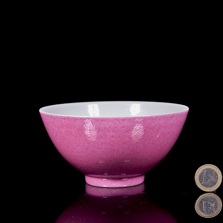 Pink glazed porcelain bowl, Qing dynasty, with Daoguang seal