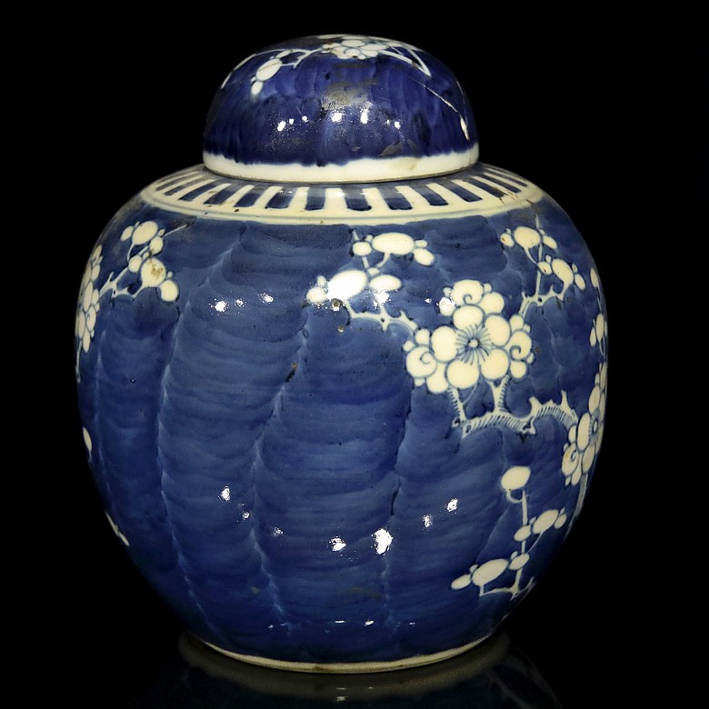 Porcelain plum flask, 20th century