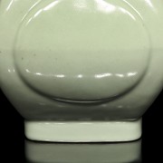 Celadon porcelain ‘Hu’ vase, with Tongzi mark