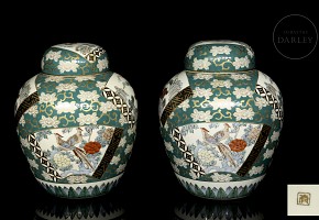 Pair of Imari jars, Japan 20th century