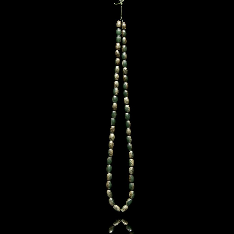 Jade bead necklace, Qing dynasty