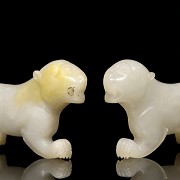 White jade tiger amulet, Western Han dynasty