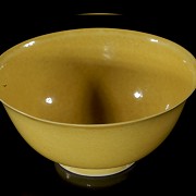 Small yellow-glazed porcelain bowl, Qing dynasty