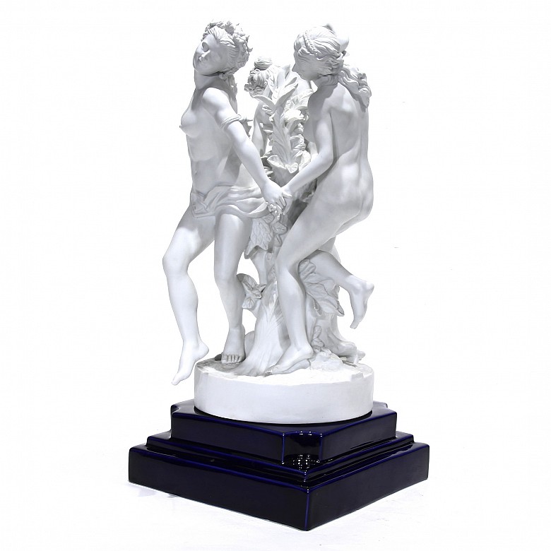 Escultura de porcelana “Las tres gracias”, s.XX