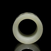 Anillo de arquero en jade blanco, dinastía Qing, Qianlong