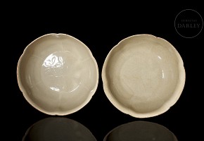 Pair of ‘Dingyao’ porcelain bowls, Song dynasty