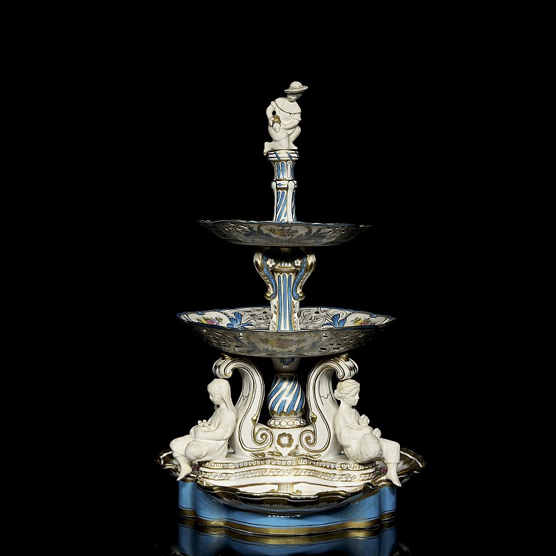 Three-tiered porcelain centrepiece ‘Infants’, 20th century