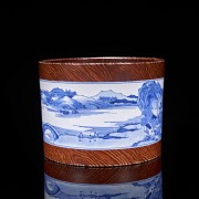 Blue-and-white porcelain ‘Landscape’ brush pot, Qing Dynasty